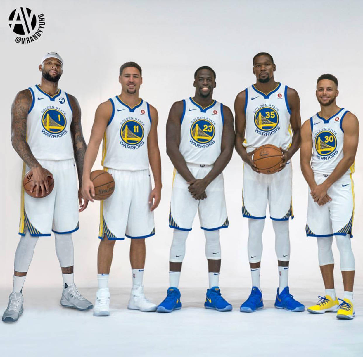 詹姆斯缺阵，半场东契奇爆发22+7+7，43-48湖人队依然落后马刺