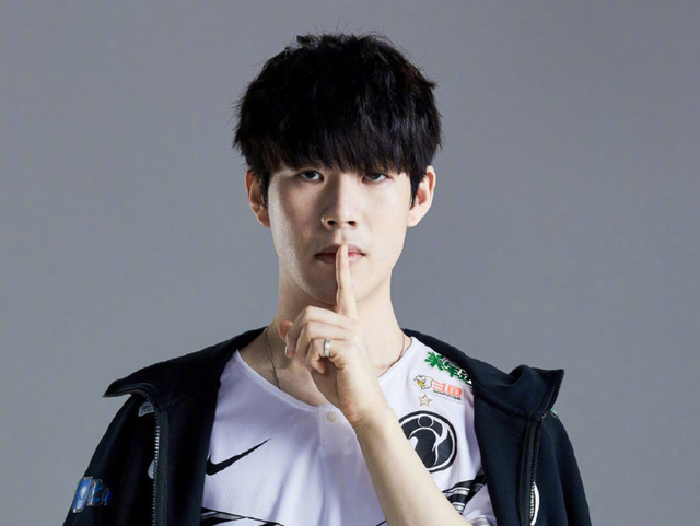 aurora 对阵 Heroic ， B8 对阵 pain 争夺 PGL Masters 布加勒斯特 2025 季后赛名额